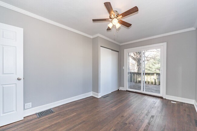 Building Photo - Beautifully Renovated 3-Bed, 2-Bath Home w...