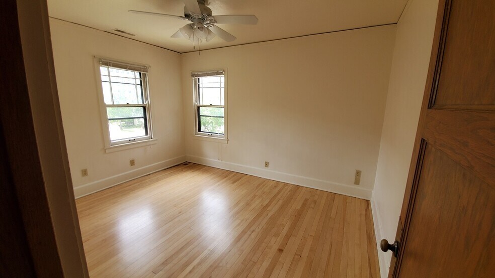 Building Photo - 1901 University Ave