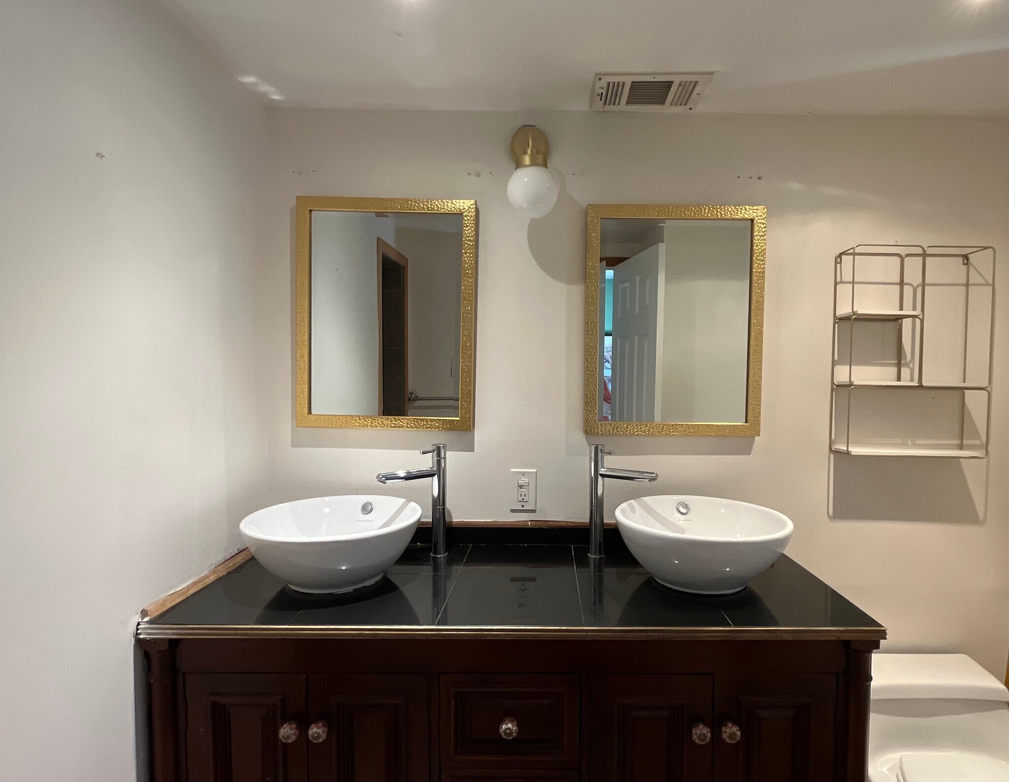 Building Photo - 1313 S American St