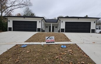 Building Photo - 514 E Chase St