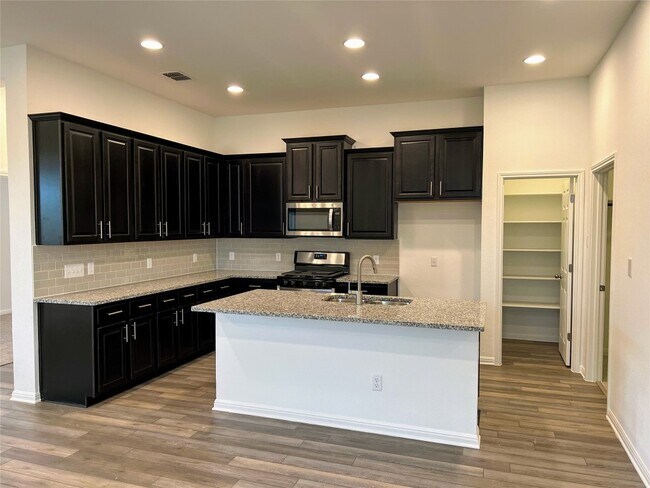 Building Photo - 3201 College Park Dr