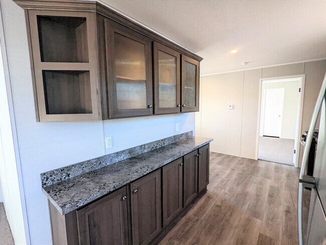 Building Photo - 618 Maine St