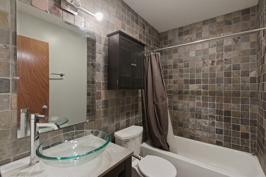 Building Photo - 4104 N Mozart St