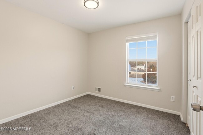 Building Photo - 6 Hummingbird Way