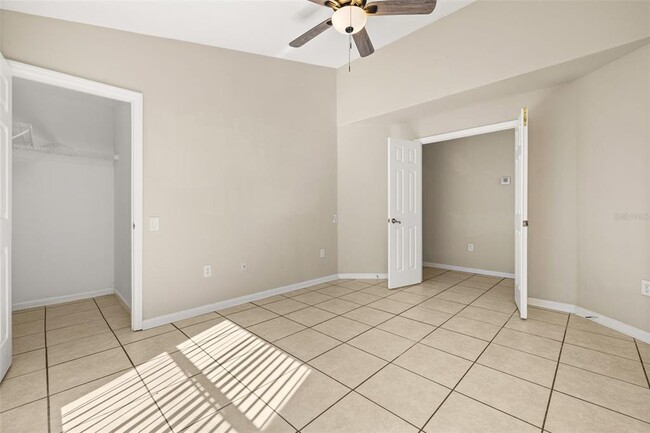 Building Photo - 3145 Stonehurst Cir