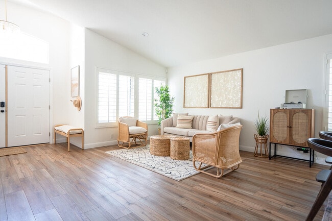 Building Photo - 45150 Birchcrest Cir