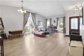 Building Photo - 824 Destin St