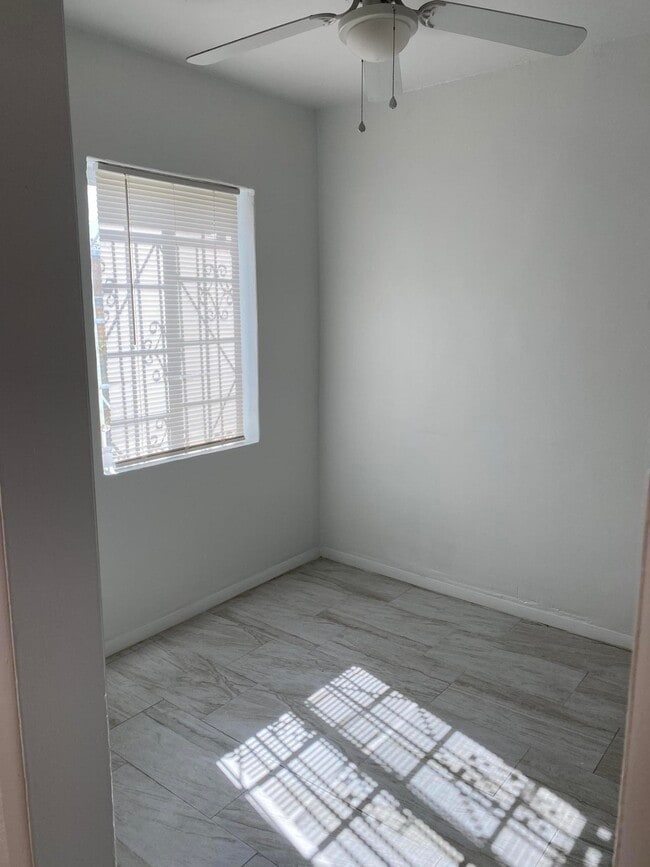 Building Photo - 613 Olson St