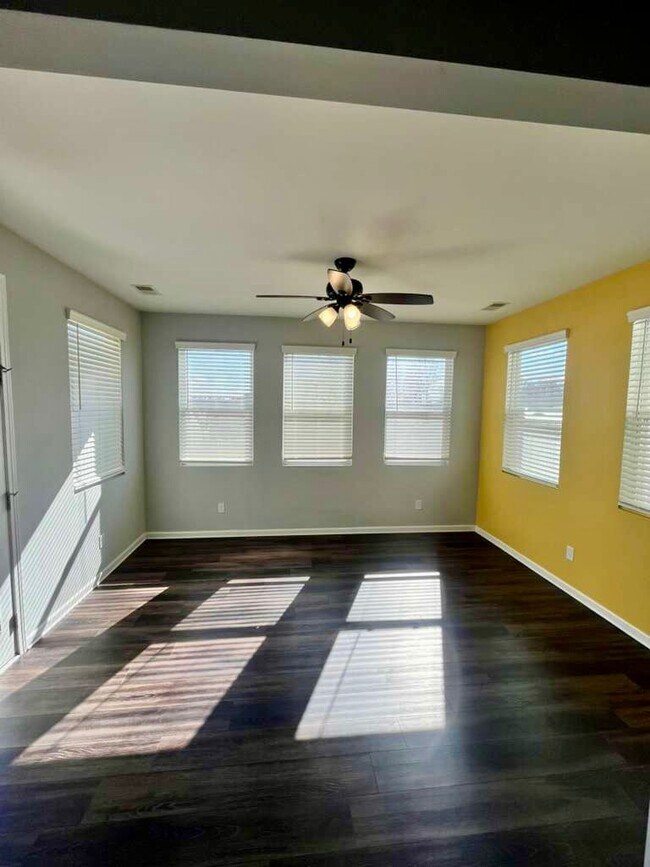 Building Photo - 2105 Boynton St