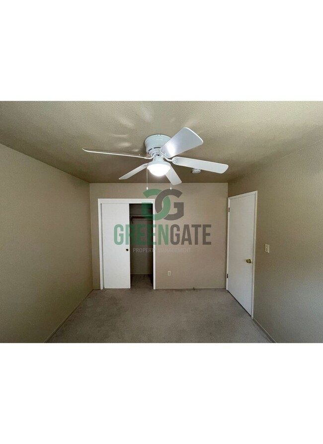 Building Photo - Charming 3 Bedroom 2 Bath Modesto home ava...