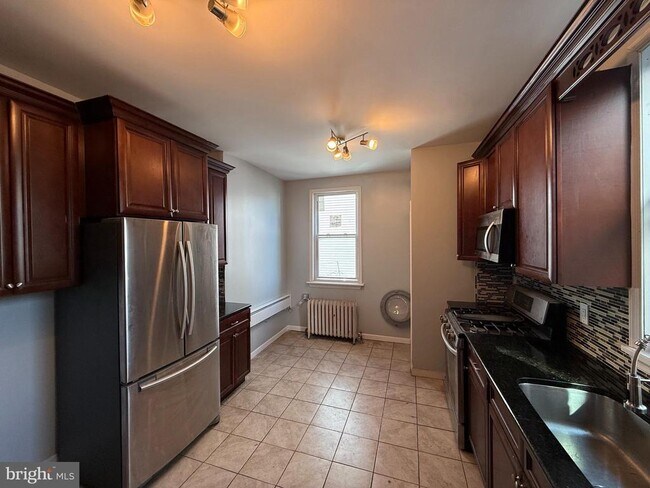 Building Photo - 2423 E Allegheny Ave