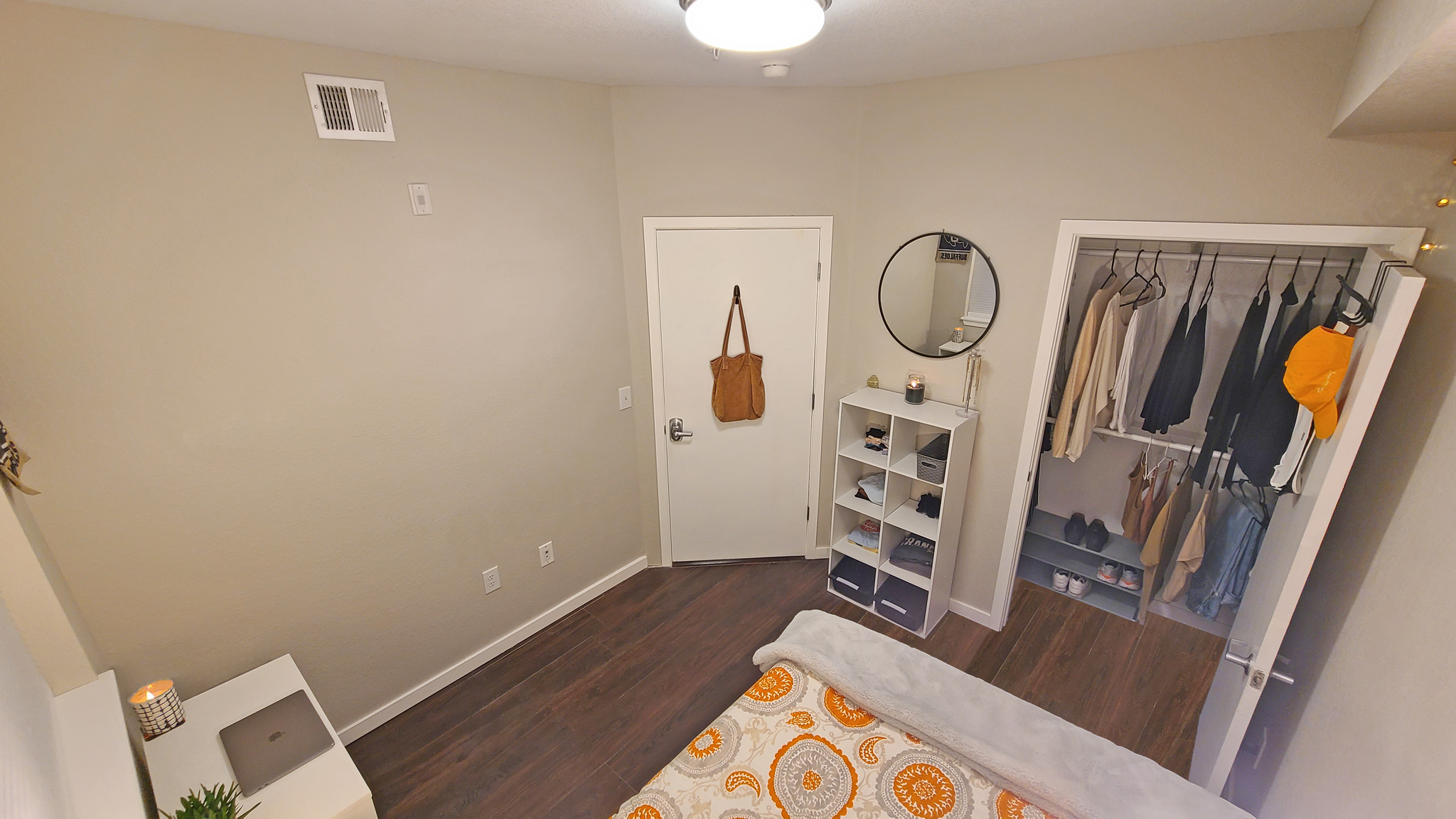 Front bedroom - 2850 E College Ave