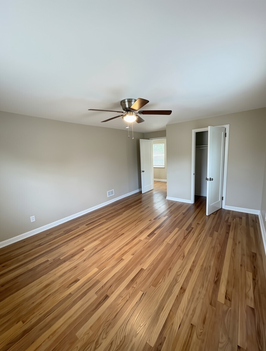 Building Photo - 5125 Highview Dr