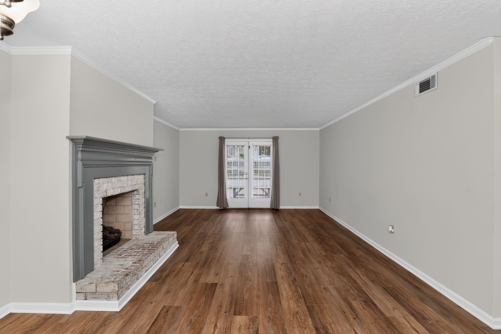 Building Photo - 104 Montclair Dr