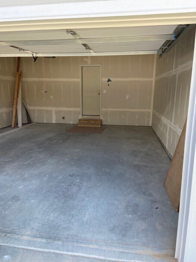 Building Photo - 4355 24th Street Rd