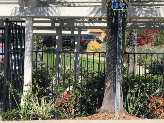 Building Photo - 402 Ferrara Way