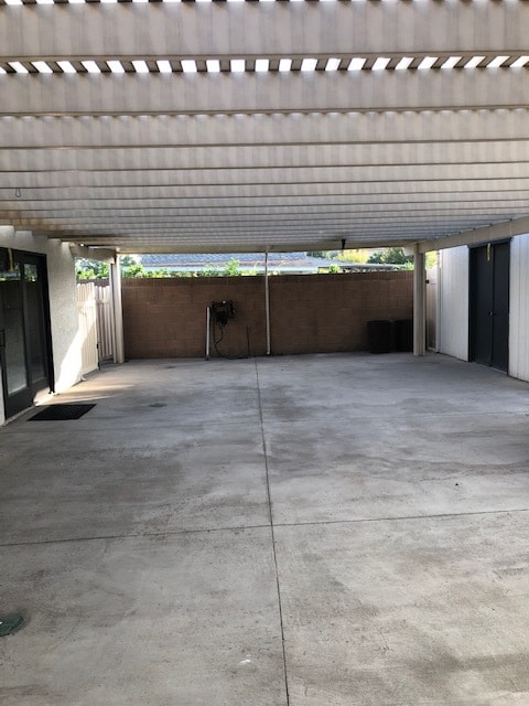 Building Photo - 2423 La Presa Ave