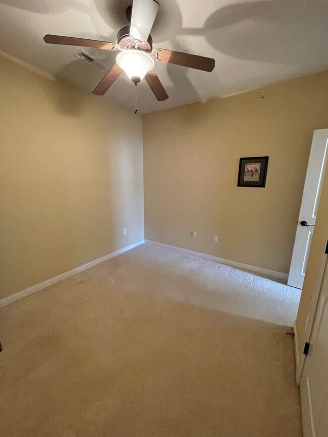 Building Photo - Fully-Furnished 3 Bedroom Condo in Smithton Crossing - Perfect for Traveling Professionals!