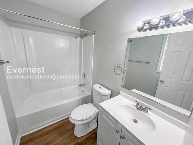 Building Photo - 3 Bed, 2 Bath Home with Attached Garage / Pet-Friendly / Coming Soon!