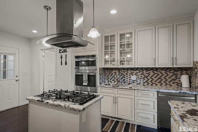 Building Photo - 125 Caliente St