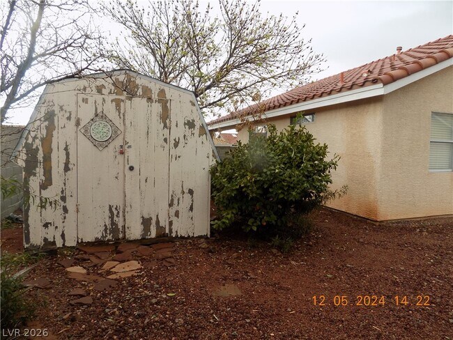 Building Photo - 513 Faultless St