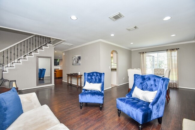 Building Photo - 7318 River Garden Dr