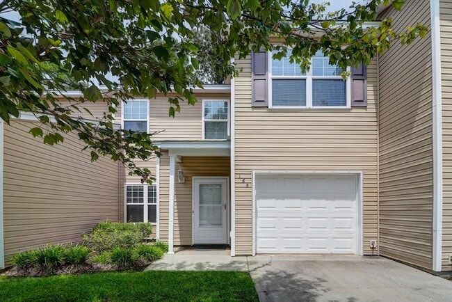 Primary Photo - 165 Grand Oaks Dr