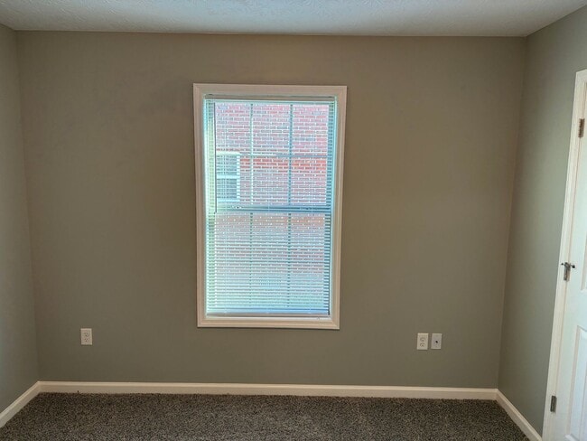 Building Photo - 5012 S Cross Point Ct