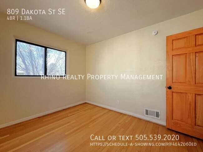 Building Photo - 809 Dakota St SE