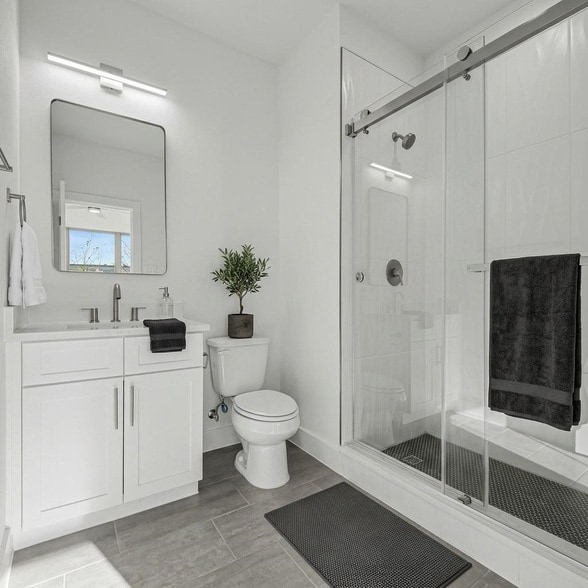 Building Photo - 13351 Goodland St