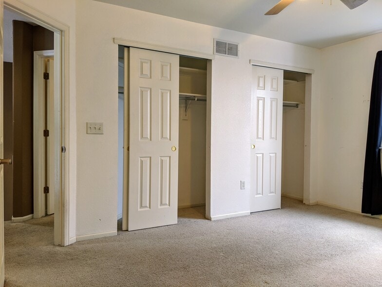 2nd Floor Master Bedroom Closet - 6803 Autumn Ridge Dr