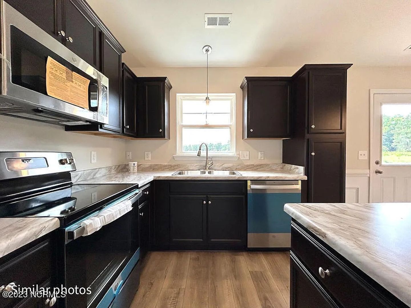 Building Photo - 707 Alpha Ct