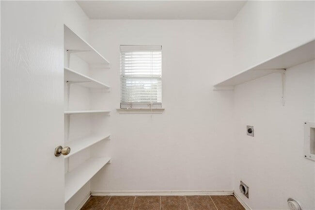 Building Photo - 13316 Thome Valley Dr