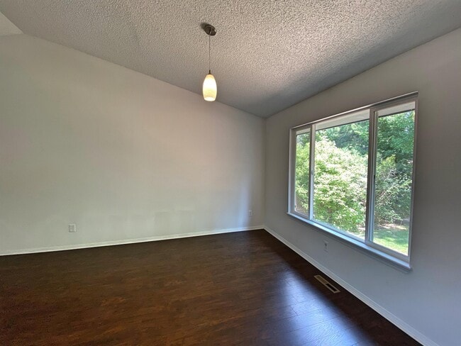 Building Photo - 4956 S Dillon St