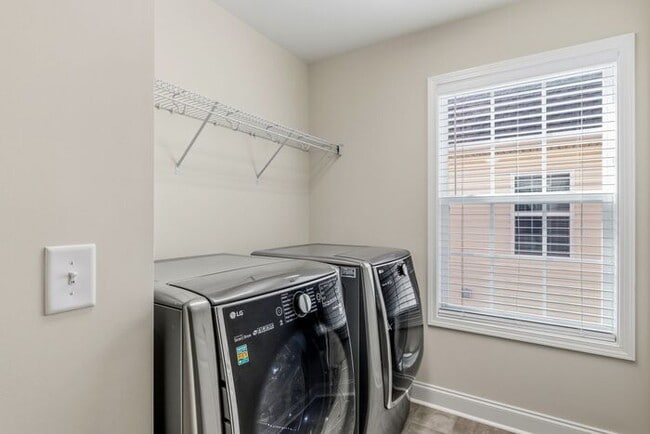 Building Photo - 5 Bedrooms in the heart of Summerfield!