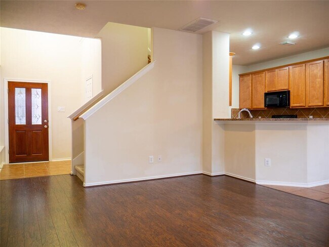 Building Photo - 47 Wickerdale Pl