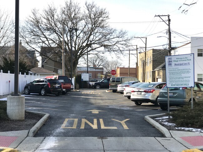 Building Photo - 7502 Madison-2N