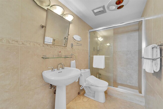 Building Photo - 1401 S Ocean Dr