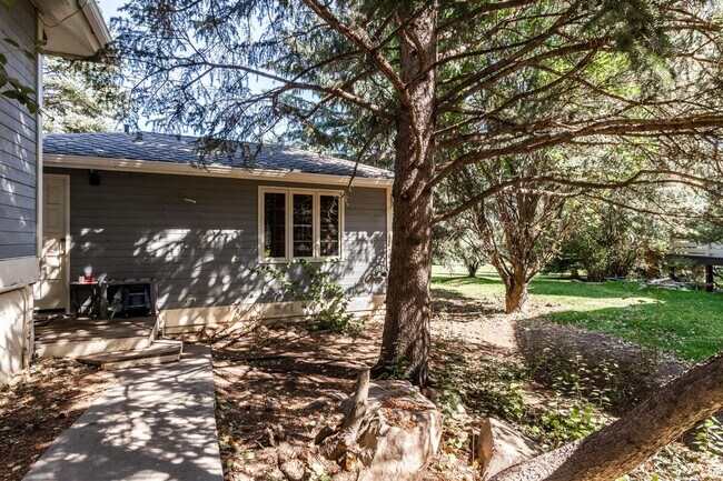 Building Photo - 2164 Three Kings Ct
