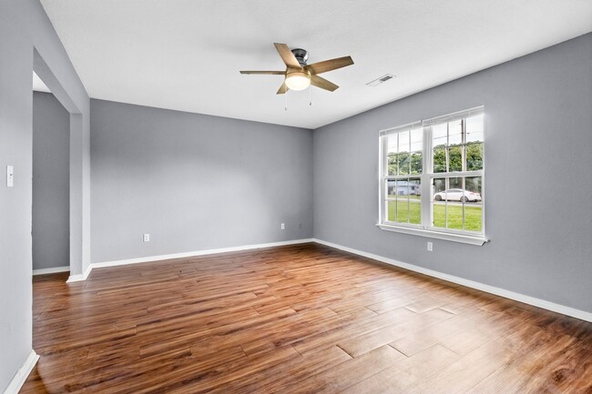 Building Photo - Pioneer Ln Duplex