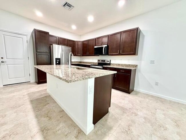 Building Photo - 4093 S Longwood Lk Sq