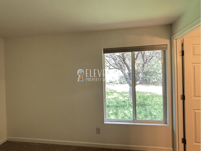 Building Photo - 61875 Avonlea Cir