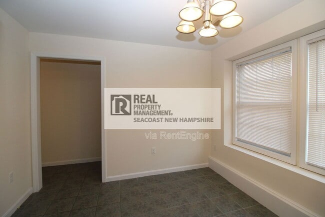 Building Photo - 4 Waverly Dr