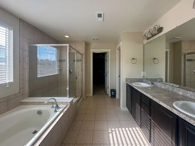 Building Photo - Jordan Crossing 4bd home is waiting for you!