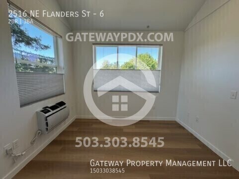 Building Photo - 2516 NE Flanders St