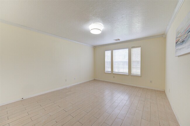 Building Photo - 2915 Blue Mist Dr