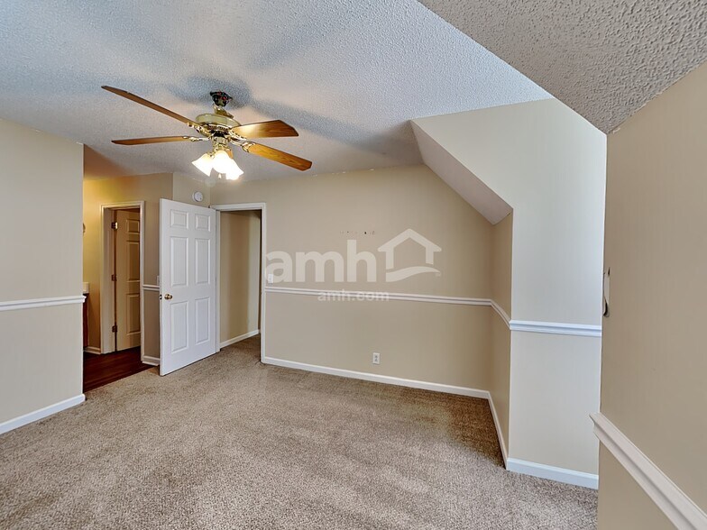 Building Photo - 2849 Elijah Dr