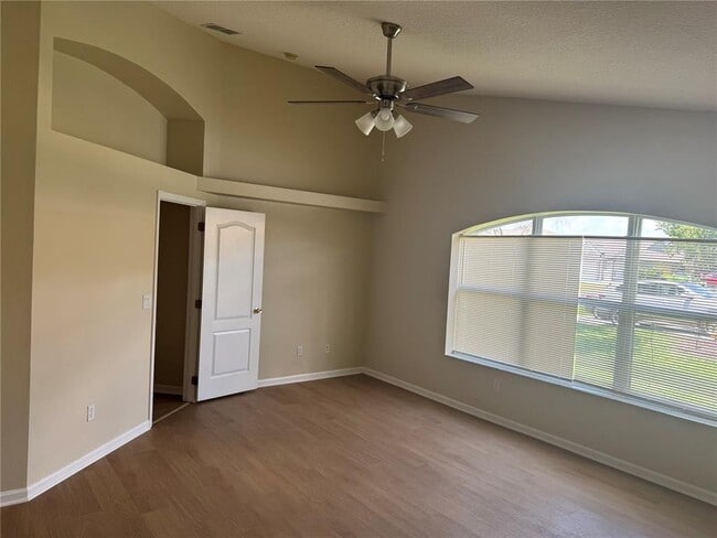 Building Photo - 15612 Markham Dr