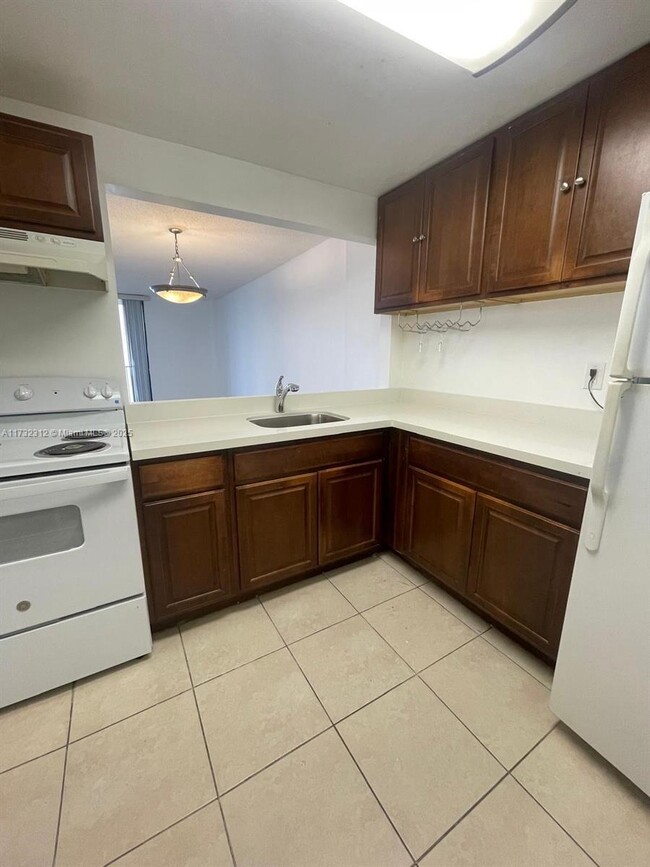 Building Photo - 1 bedroom in North Miami FL 33162