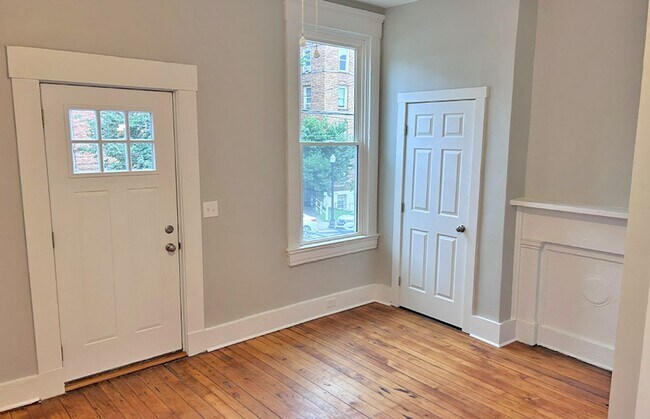 Interior Photo - Daniels 26
